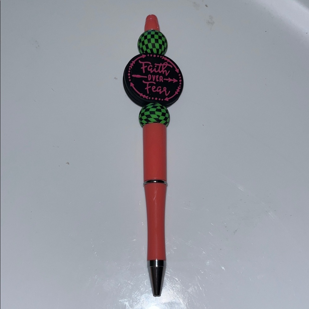 Faith Over Fear Pen with Checkered Design
